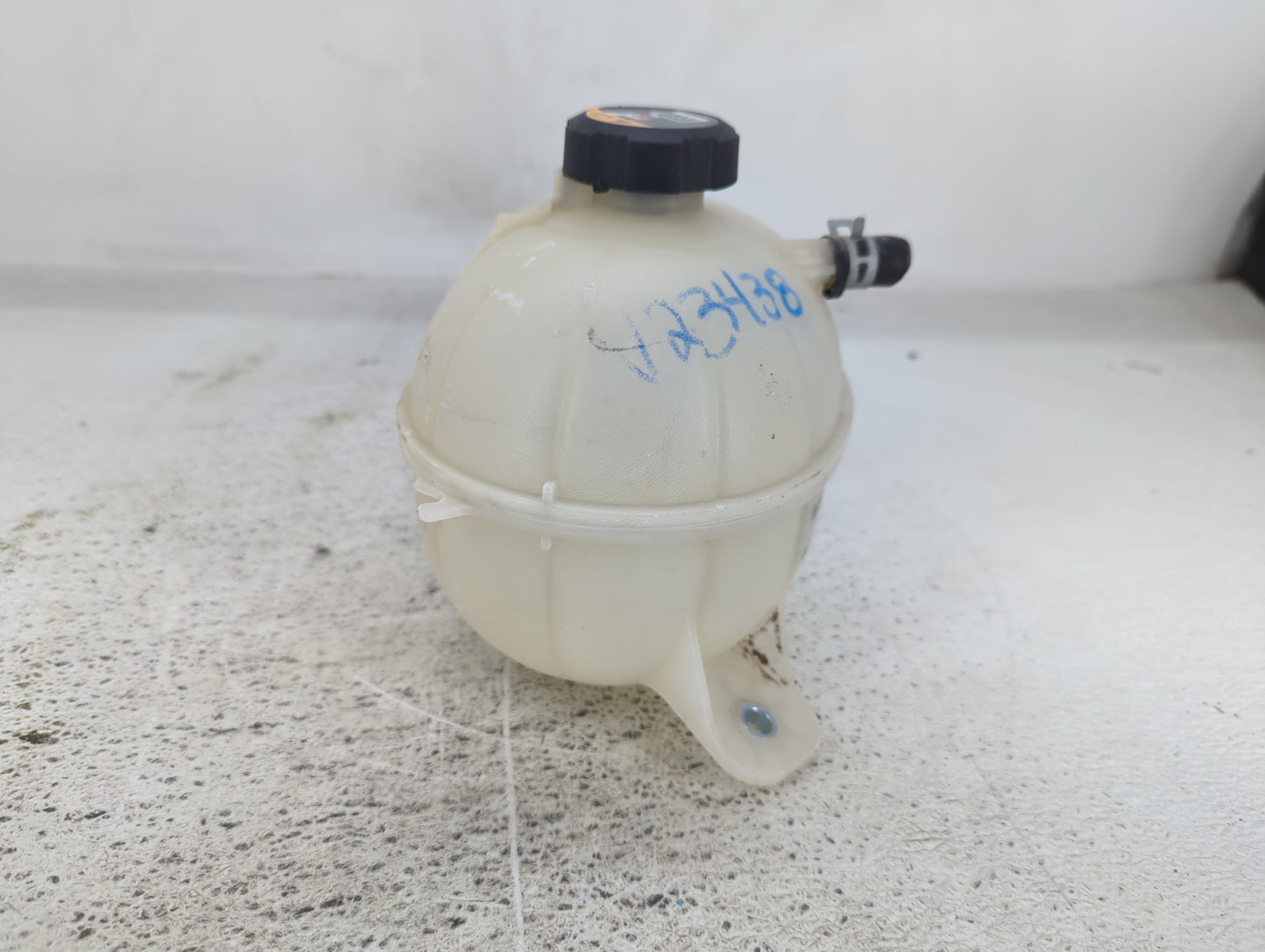 2017-2021 Kia Sportage Radiator Coolant Overflow Expansion Tank Bottle - Oemusedautoparts1.com