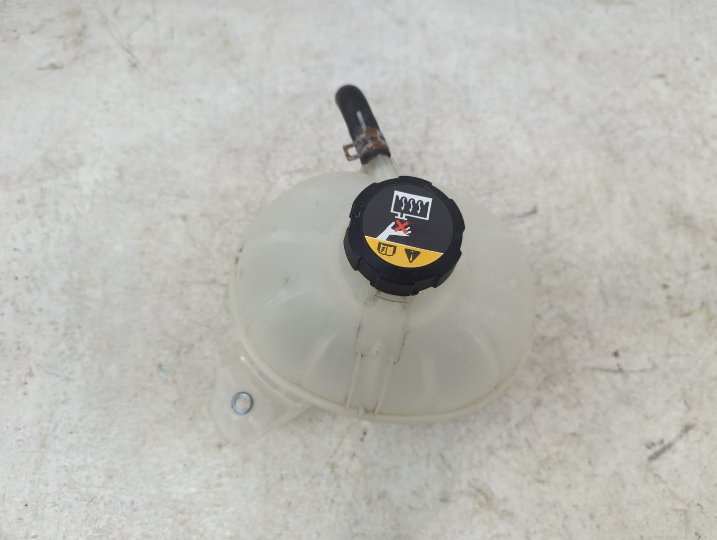 2017-2021 Kia Sportage Radiator Coolant Overflow Expansion Tank Bottle 1449353 - Oemusedautoparts1.com