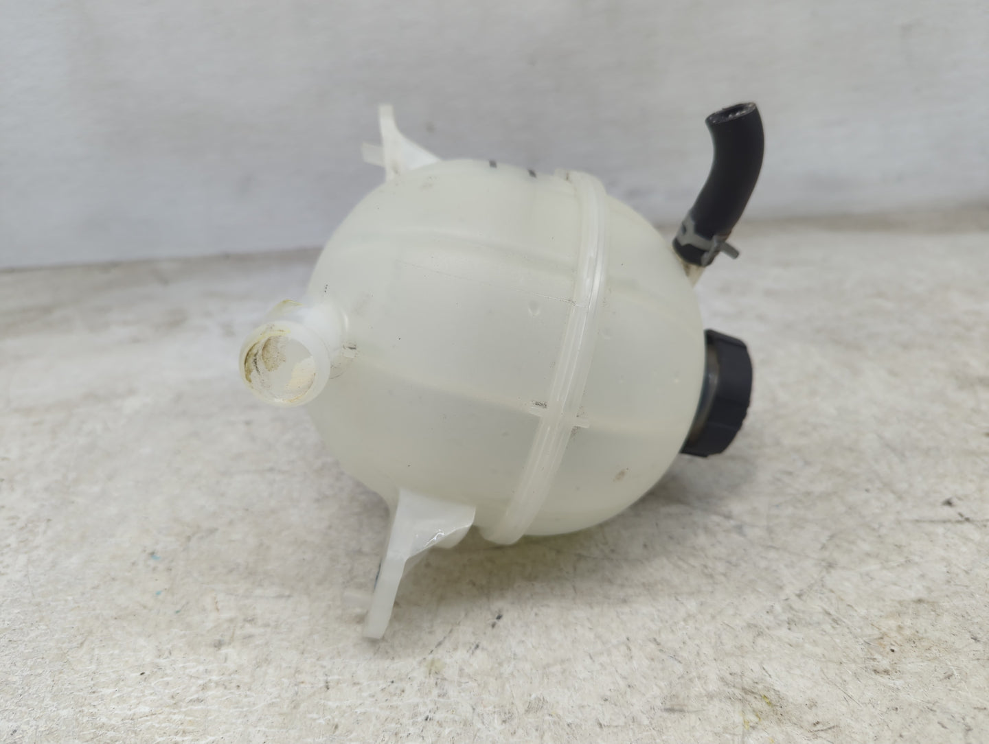 2017-2021 Kia Sportage Radiator Coolant Overflow Expansion Tank Bottle 1449353 - Oemusedautoparts1.com