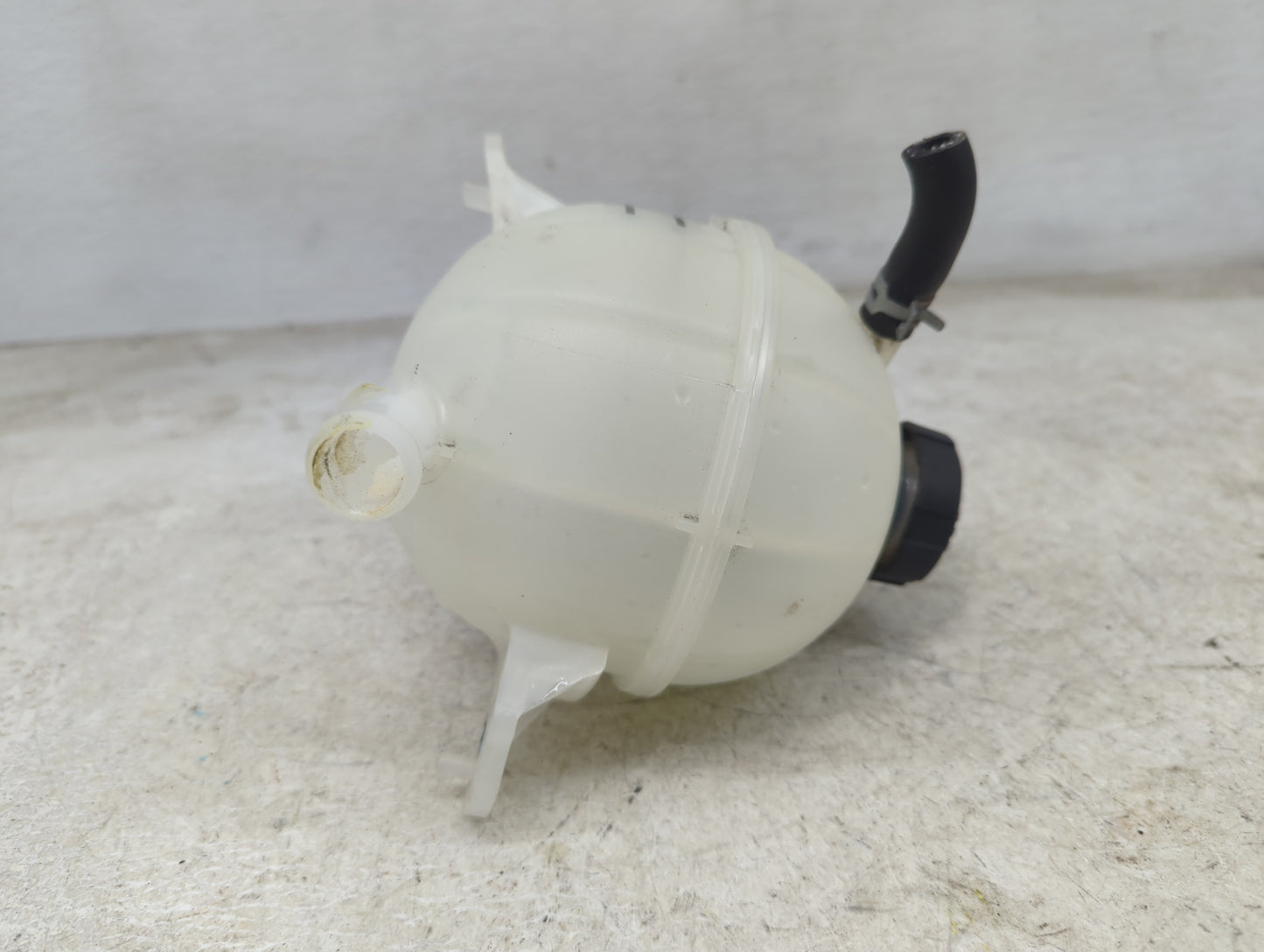 2017-2021 Kia Sportage Radiator Coolant Overflow Expansion Tank Bottle 1449353 - Oemusedautoparts1.com