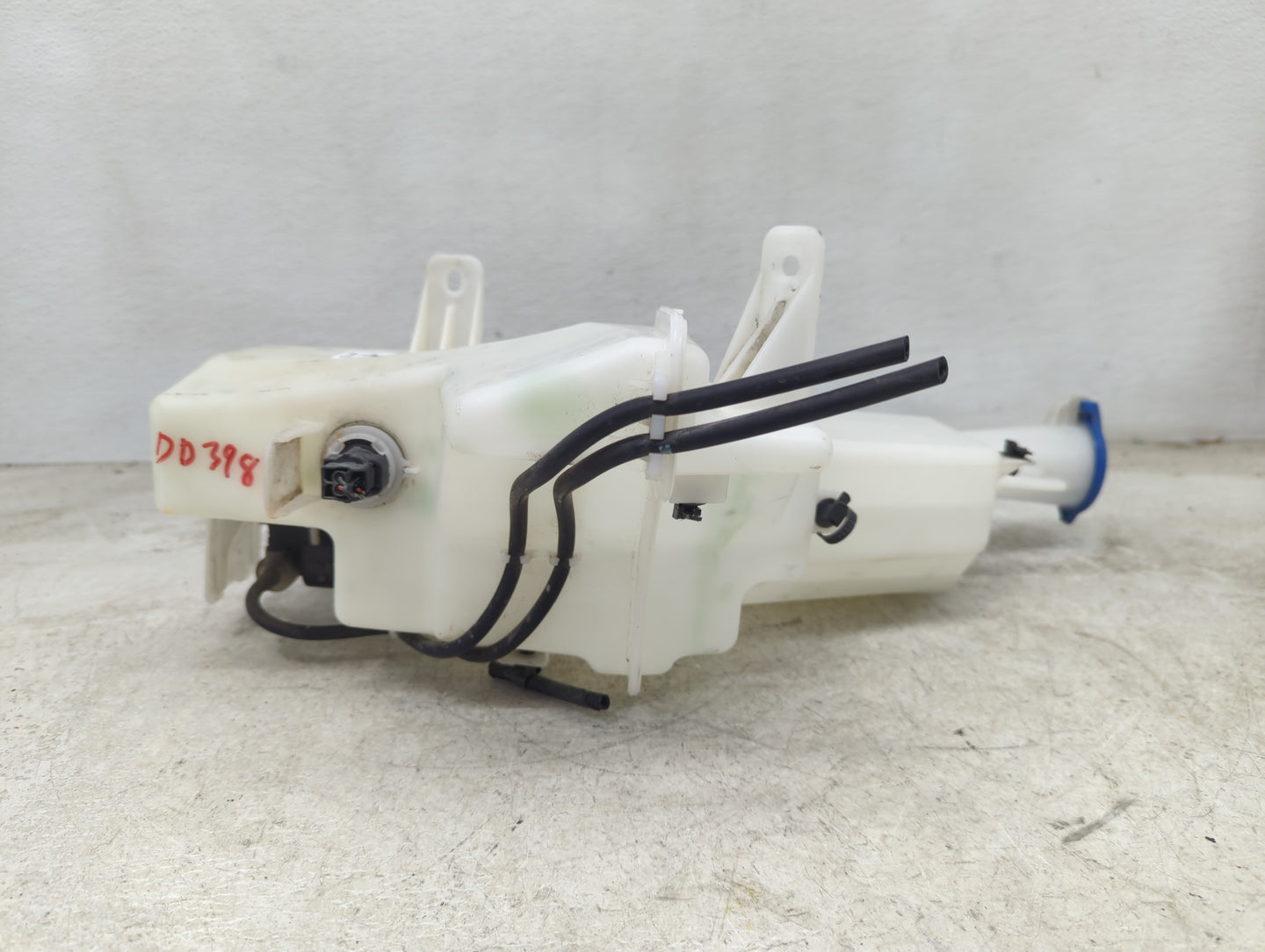 2017-2019 Kia Sportage Windshield Washer Fluid Reservoir Bottle Oem - Oemusedautoparts1.com
