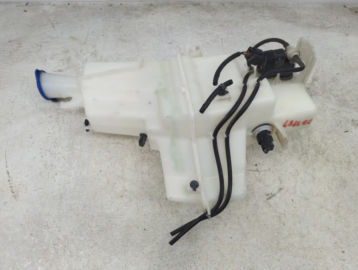 2017-2019 Kia Sportage Windshield Washer Fluid Reservoir Bottle Oem - Oemusedautoparts1.com
