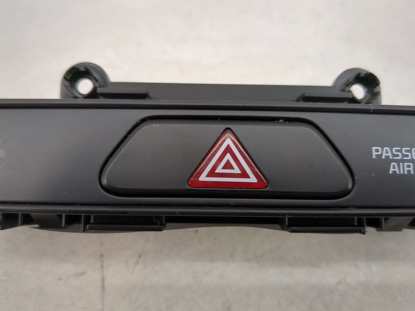 2018 Kia Sportage Hazard Switch 4a9364-1000|95960-d9020 - Oemusedautoparts1.com