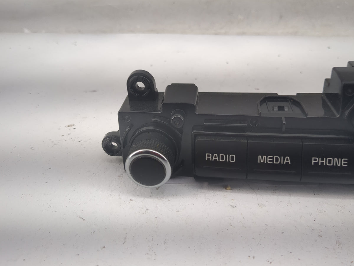 2017-2019 Kia Sportage Radio Control Panel 1517037 - Oemusedautoparts1.com