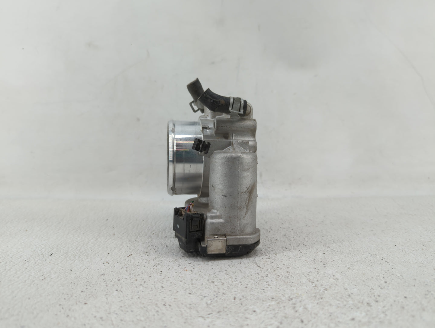 2017-2019 Kia Sportage Throttle Body P/N:0 280 750 618 35100-2G600 Fits Fits 2015 2016 2017 2018 2019 OEM Used Auto Parts - 