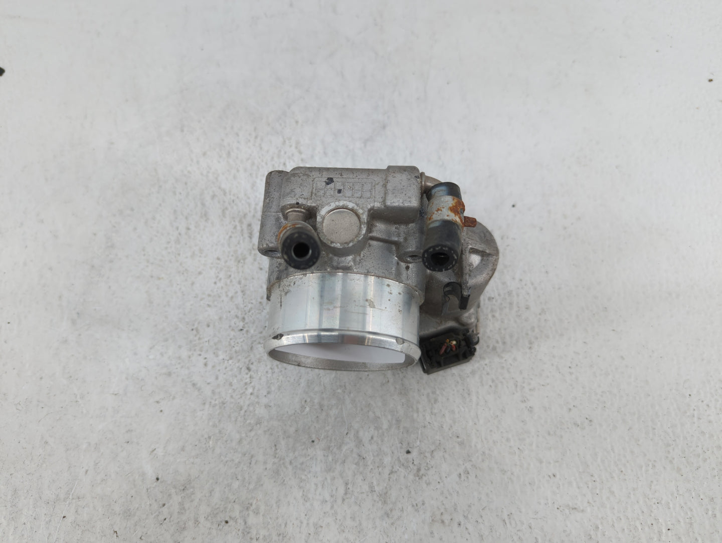 2017-2019 Kia Sportage Throttle Body P/N:35100-2G600 Fits Fits 2015 2016 2017 2018 2019 OEM Used Auto Parts - Oemusedautopar