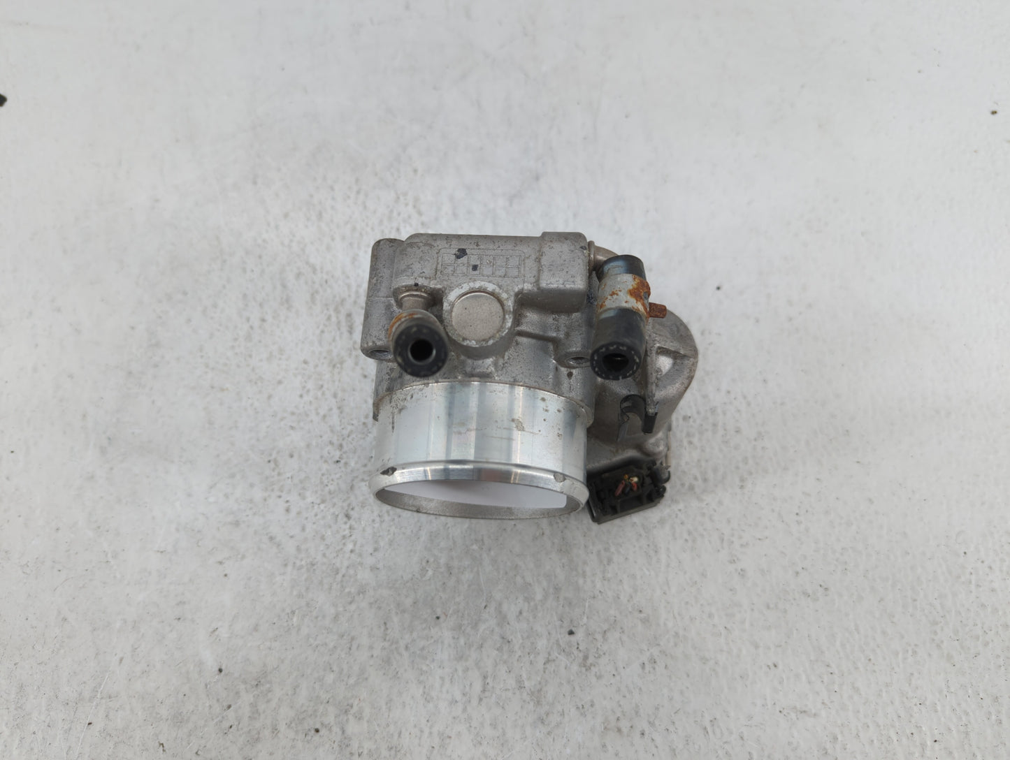 2017-2019 Kia Sportage Throttle Body P/N:35100-2G600 Fits Fits 2015 2016 2017 2018 2019 OEM Used Auto Parts - Oemusedautopar