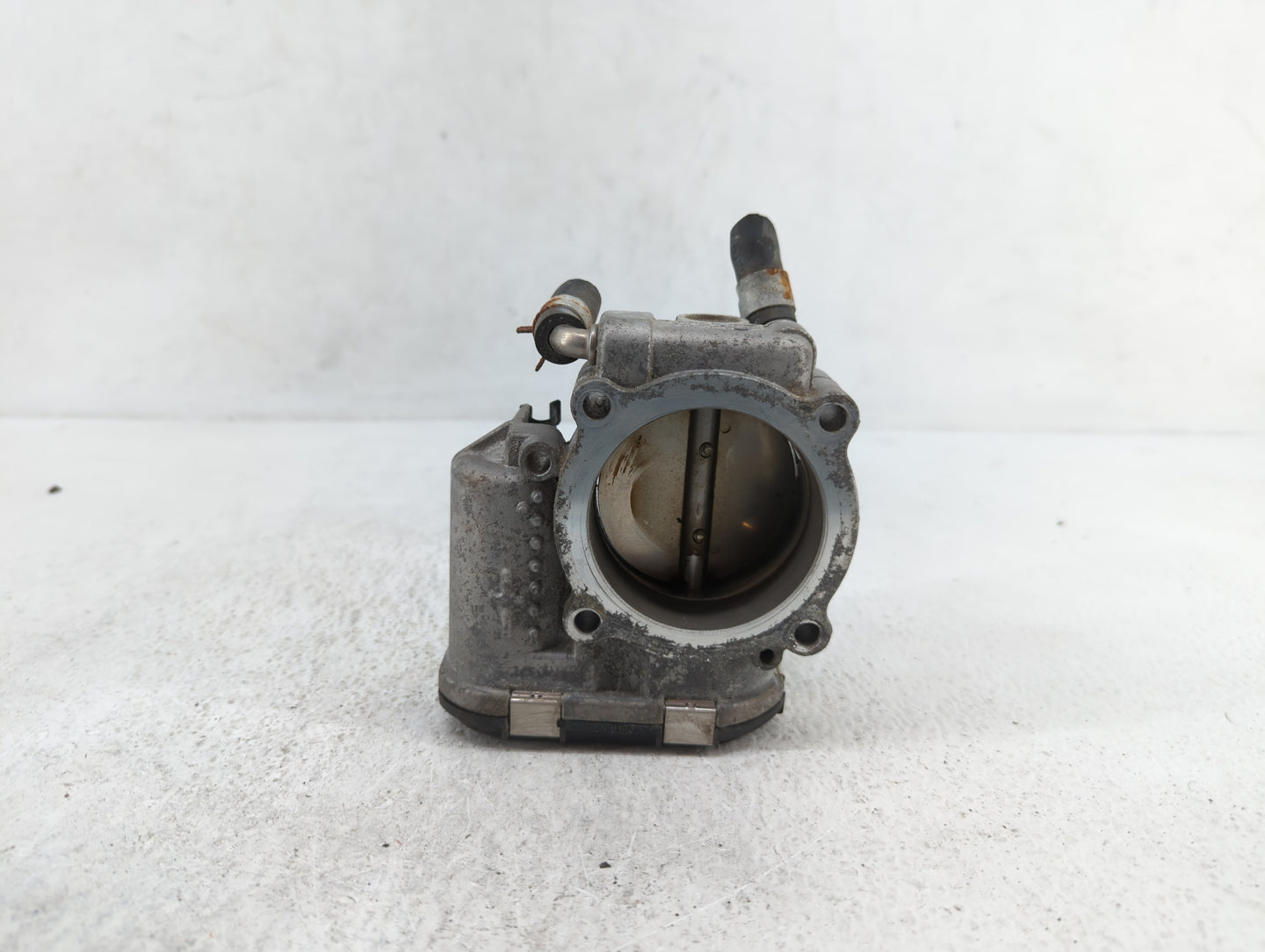 2017-2019 Kia Sportage Throttle Body P/N:35100-2G600 Fits Fits 2015 2016 2017 2018 2019 OEM Used Auto Parts - Oemusedautopar