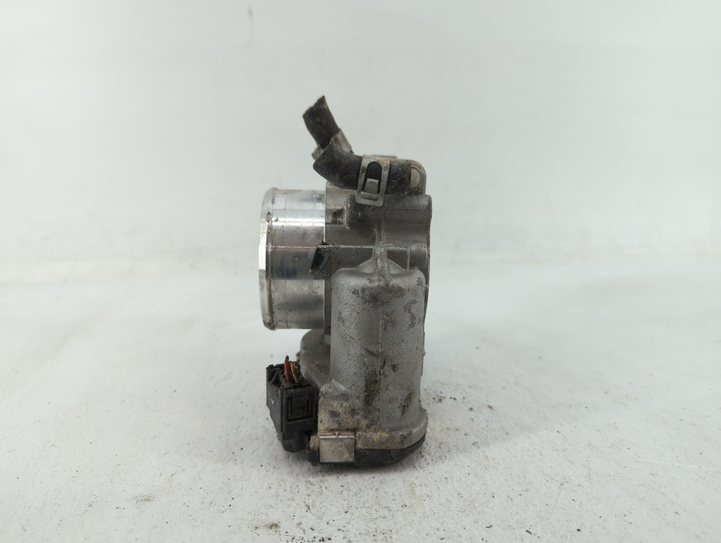 2017-2021 Kia Sportage Throttle Body P/N:35100-2G600 Fits Fits 2015 2016 2017 2018 2019 2020 2021 OEM Used Auto Parts - Oemu