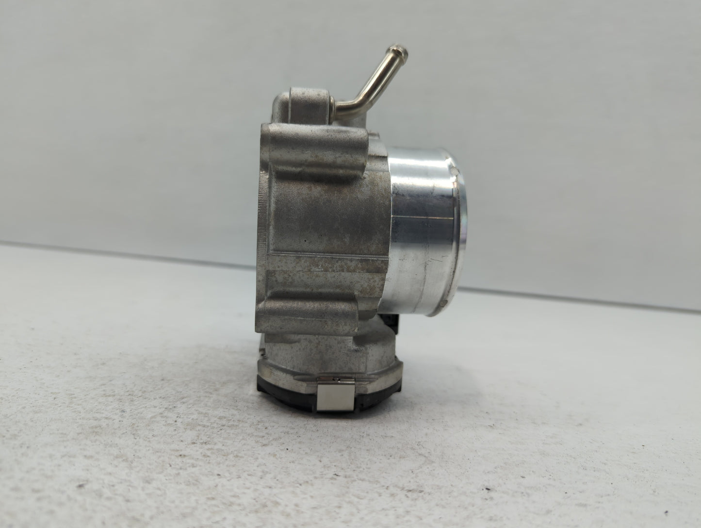2017-2021 Kia Sportage Throttle Body P/N:35100-2G600 Fits Fits 2015 2016 2017 2018 2019 2020 2021 OEM Used Auto Parts - Oemu