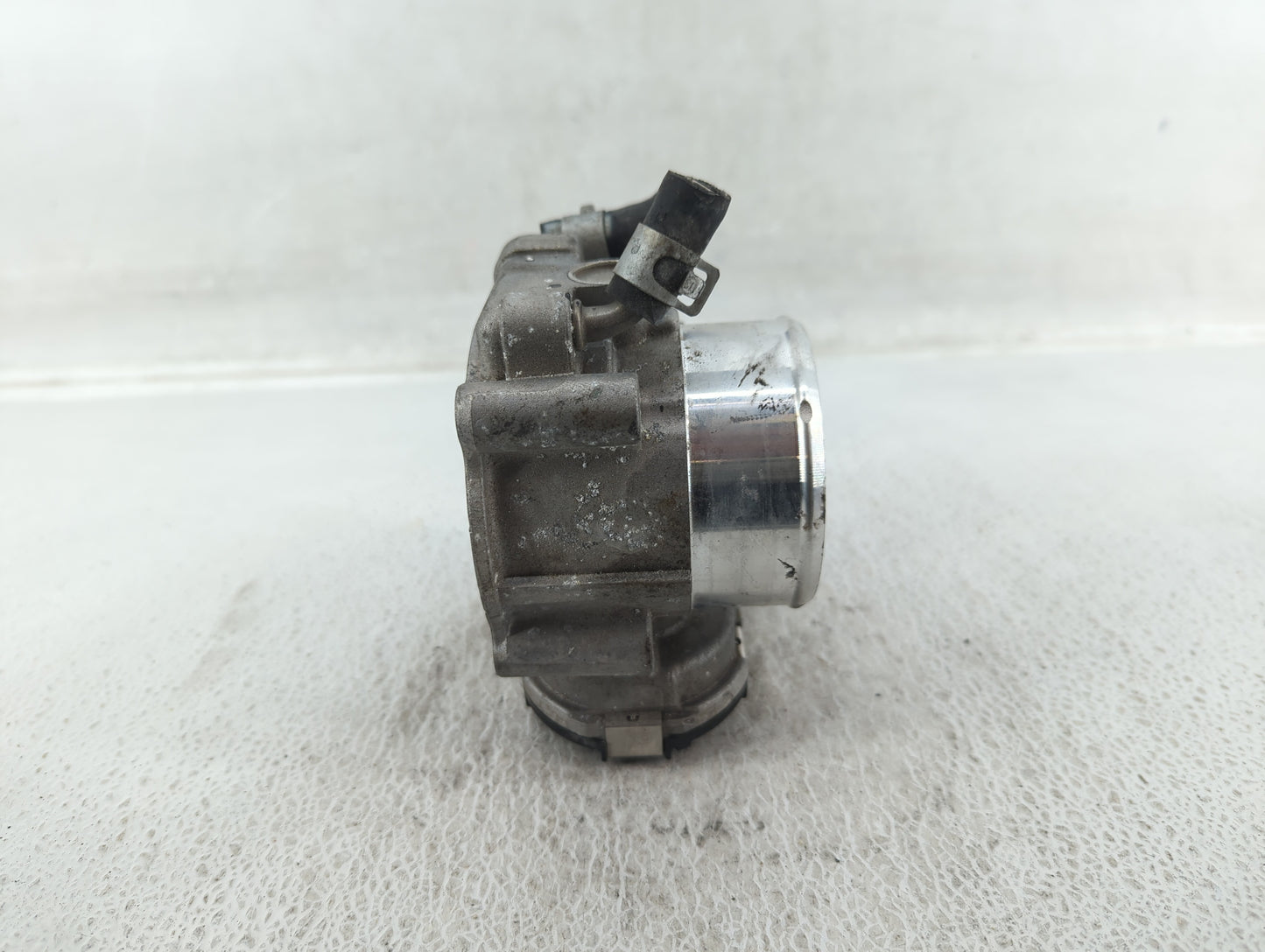 2017-2021 Kia Sportage Throttle Body P/N:35100-2G600 Fits Fits 2015 2016 2017 2018 2019 2020 2021 OEM Used Auto Parts - Oemu