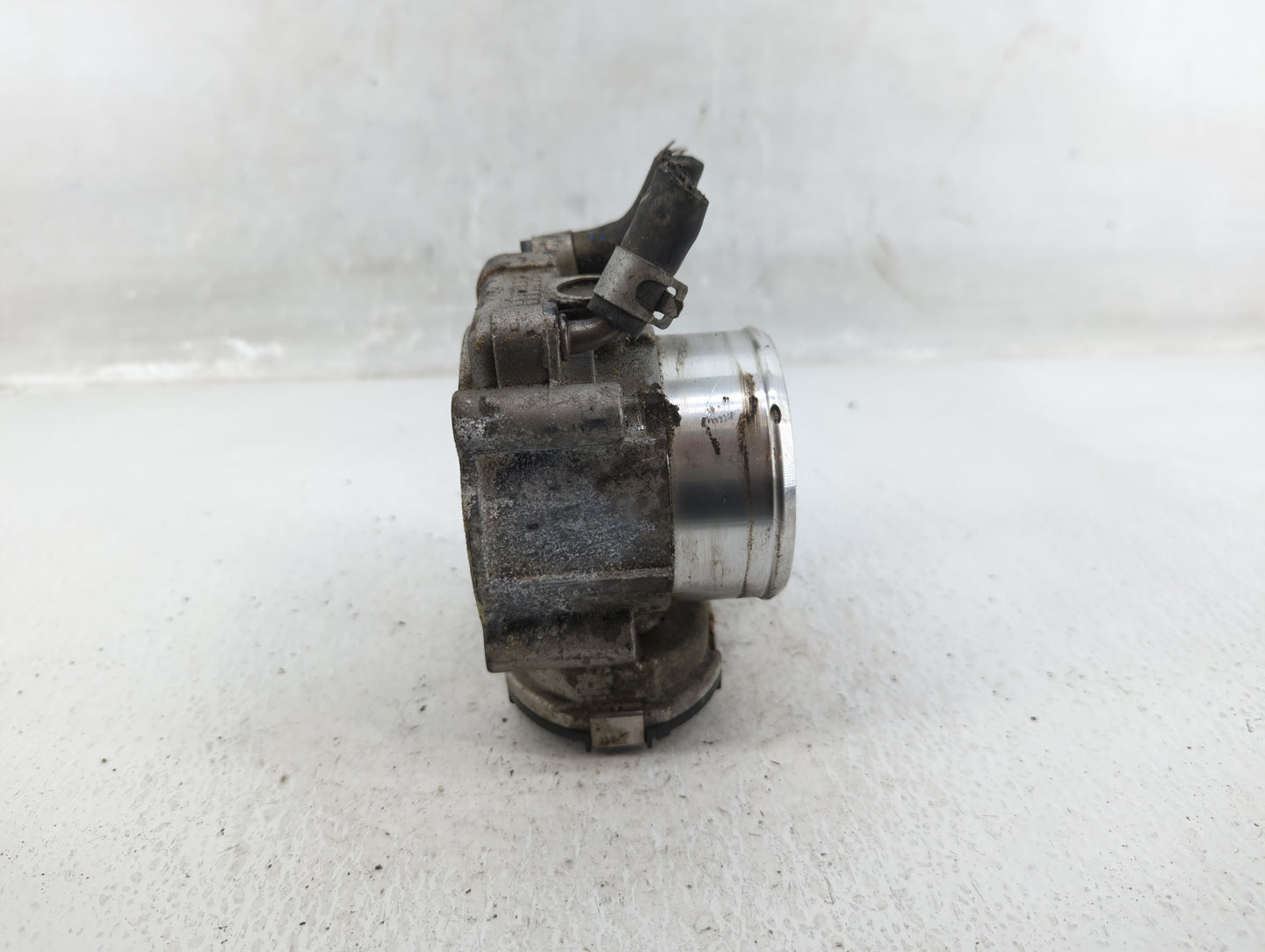 2017-2021 Kia Sportage Throttle Body P/N:35100-2G600 Fits Fits 2015 2016 2017 2018 2019 2020 2021 OEM Used Auto Parts - Oemu