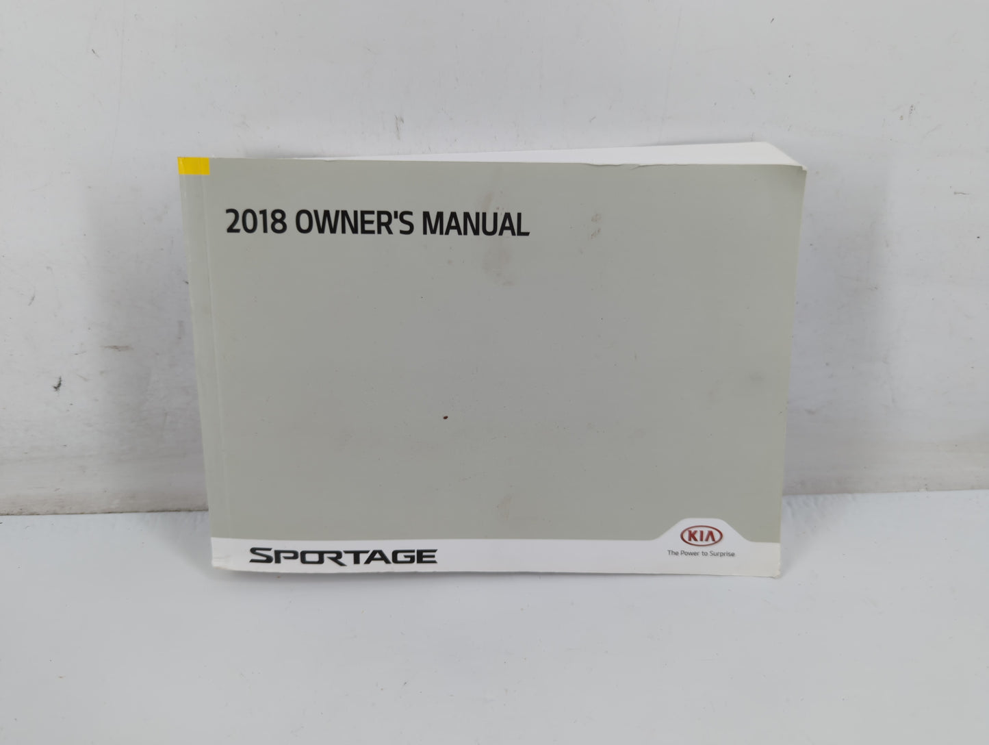 2018 Kia Sportage Owners Manual Book Guide P/N:ID9O-EC73A OEM Used Auto Parts - Oemusedautoparts1.com