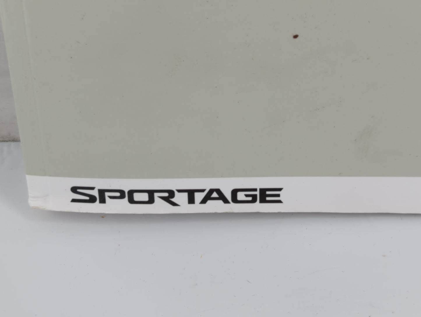 2018 Kia Sportage Owners Manual Book Guide P/N:ID9O-EC73A OEM Used Auto Parts - Oemusedautoparts1.com