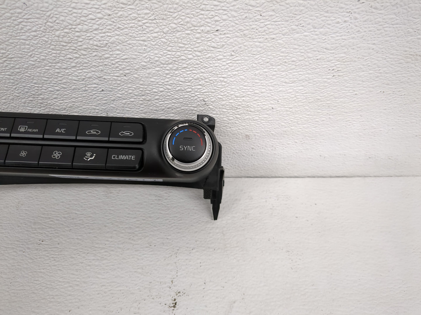 2018-2020 Kia Stinger Climate Control Module Temperature AC/Heater Replacement Fits Fits 2018 2019 2020 OEM Used Auto Parts 
