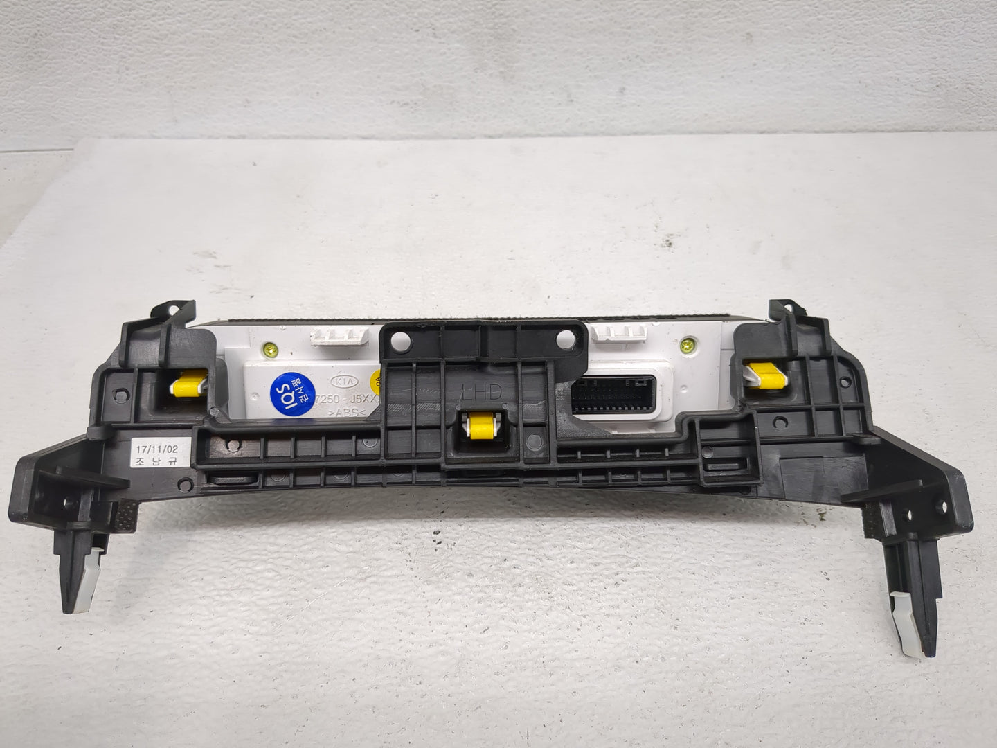 2018-2020 Kia Stinger Climate Control Module Temperature AC/Heater Replacement Fits Fits 2018 2019 2020 OEM Used Auto Parts 
