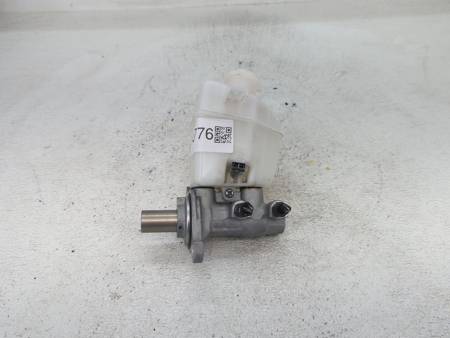2018-2018 Kia Stinger Brake Master Cylinder - Oemusedautoparts1.com