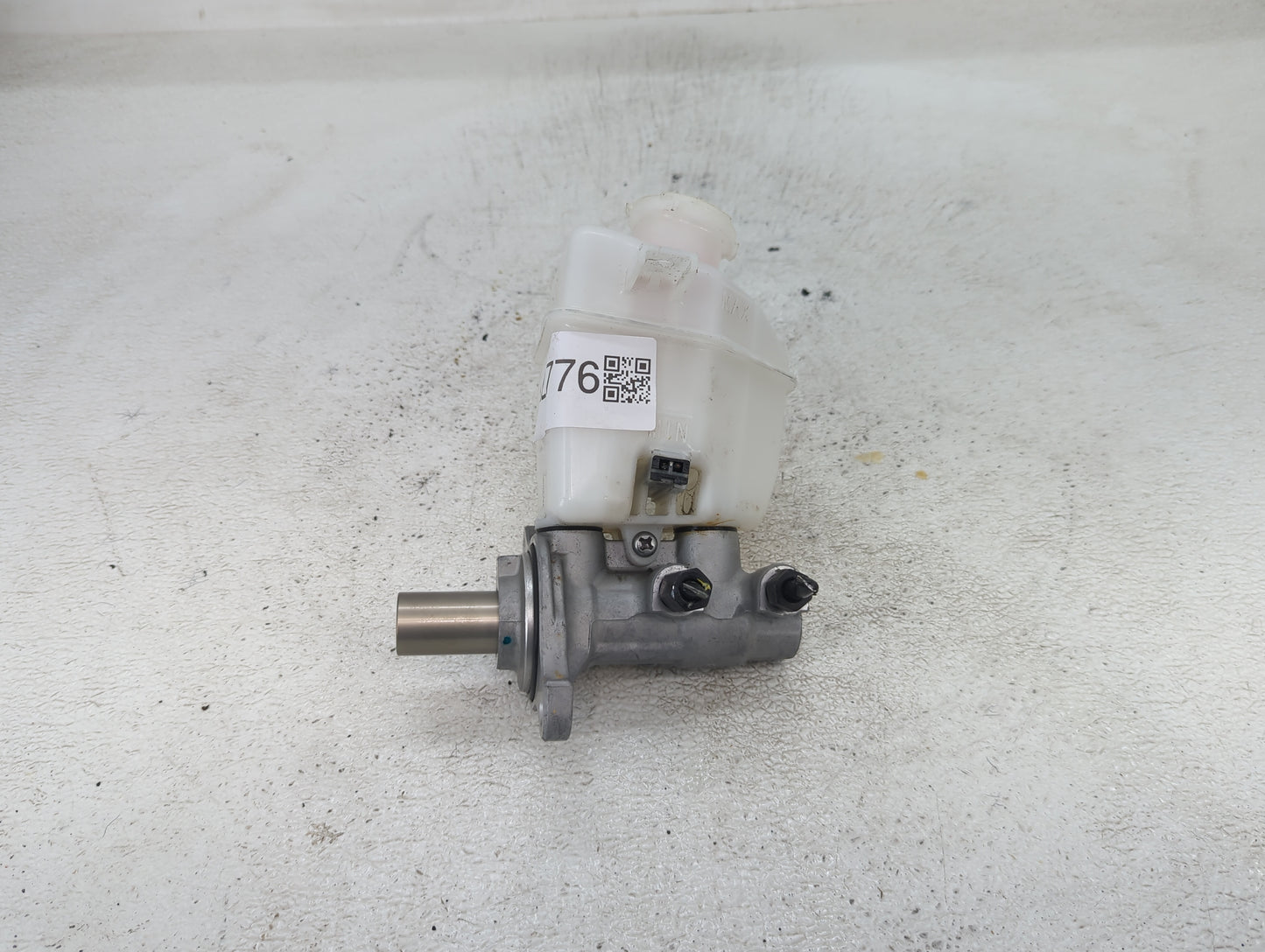 2018-2018 Kia Stinger Brake Master Cylinder - Oemusedautoparts1.com
