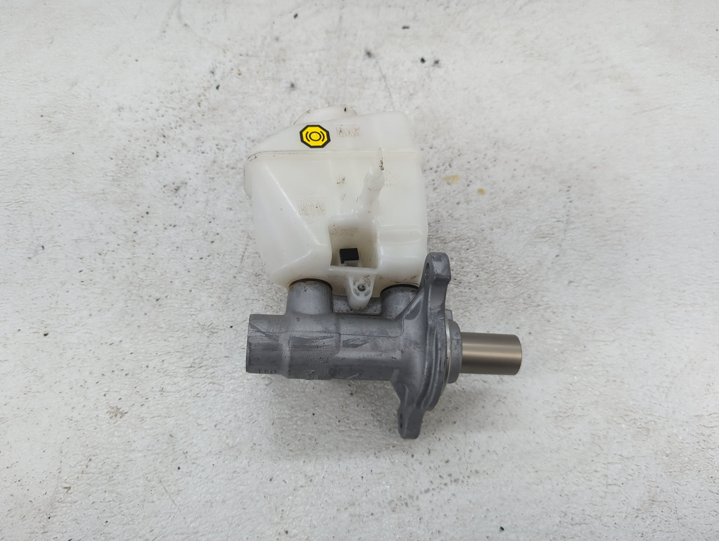 2018-2018 Kia Stinger Brake Master Cylinder - Oemusedautoparts1.com