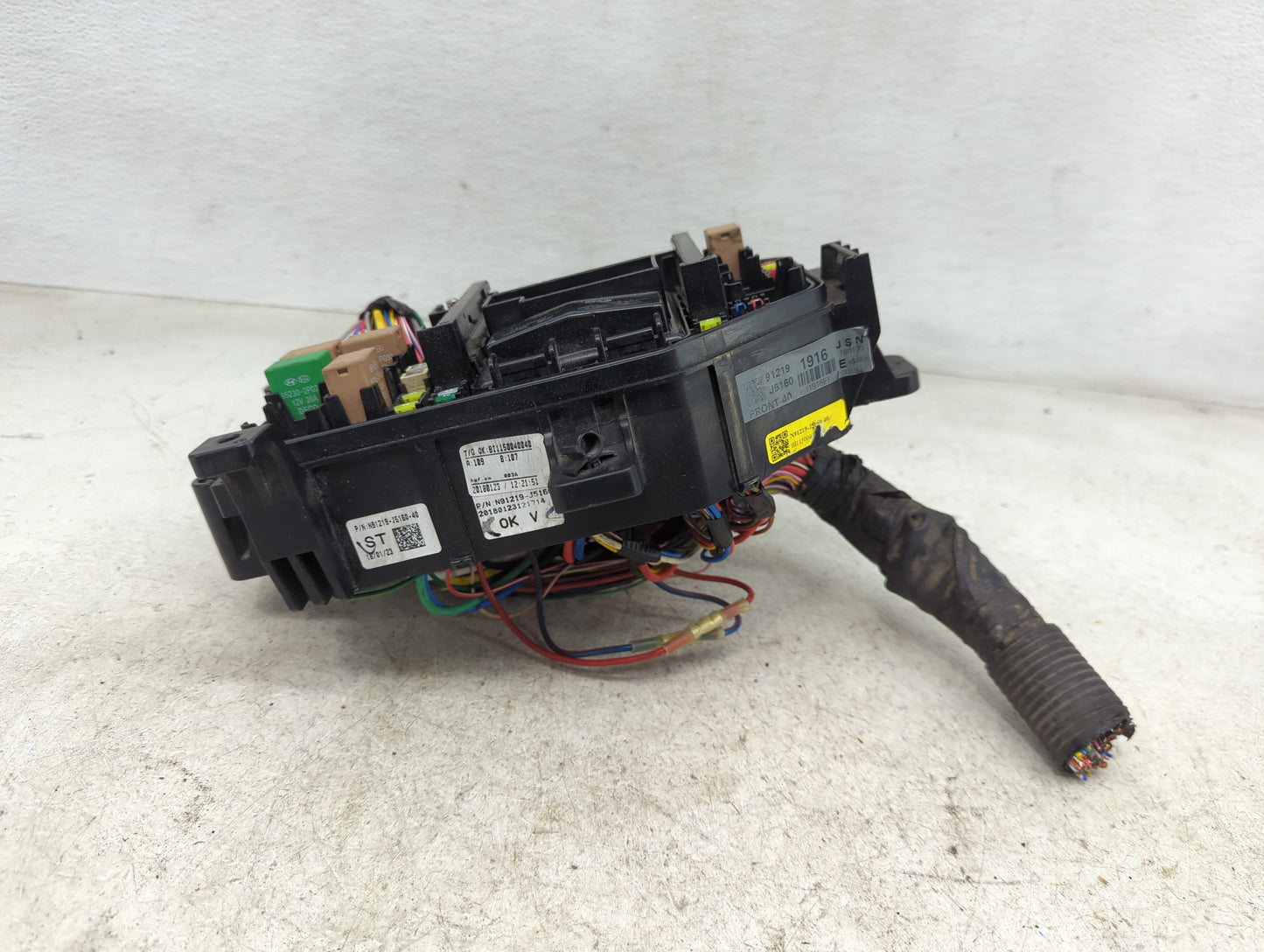 2018-2020 Kia Stinger Fusebox Fuse Box Panel Relay Module P/N:18980-09400 18980-09450, 91950-J5620 Fits Fits 2018 2019 2020 