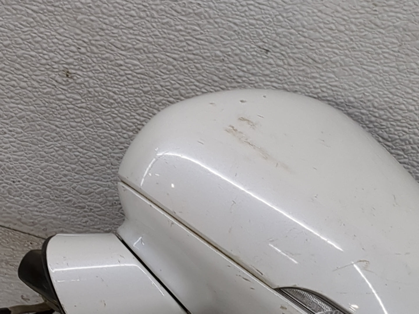 2018-2019 Kia Stinger Driver Side View Mirror - Left Door Mirror OEM Used - Oemusedautoparts1.com