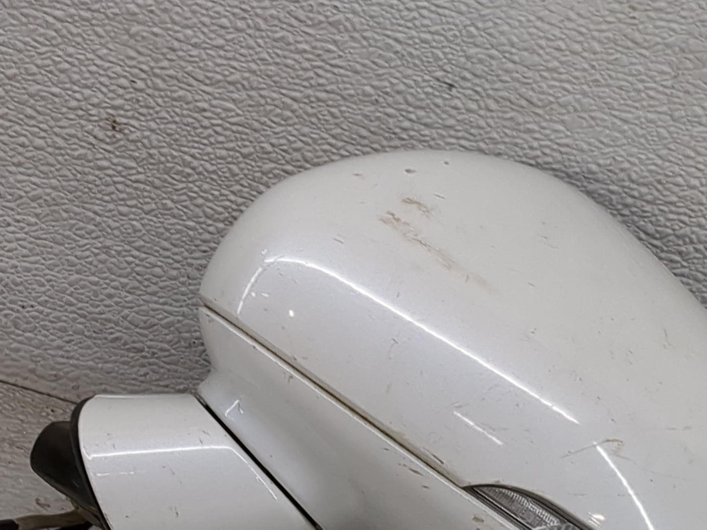 2018-2019 Kia Stinger Driver Side View Mirror - Left Door Mirror OEM Used - Oemusedautoparts1.com