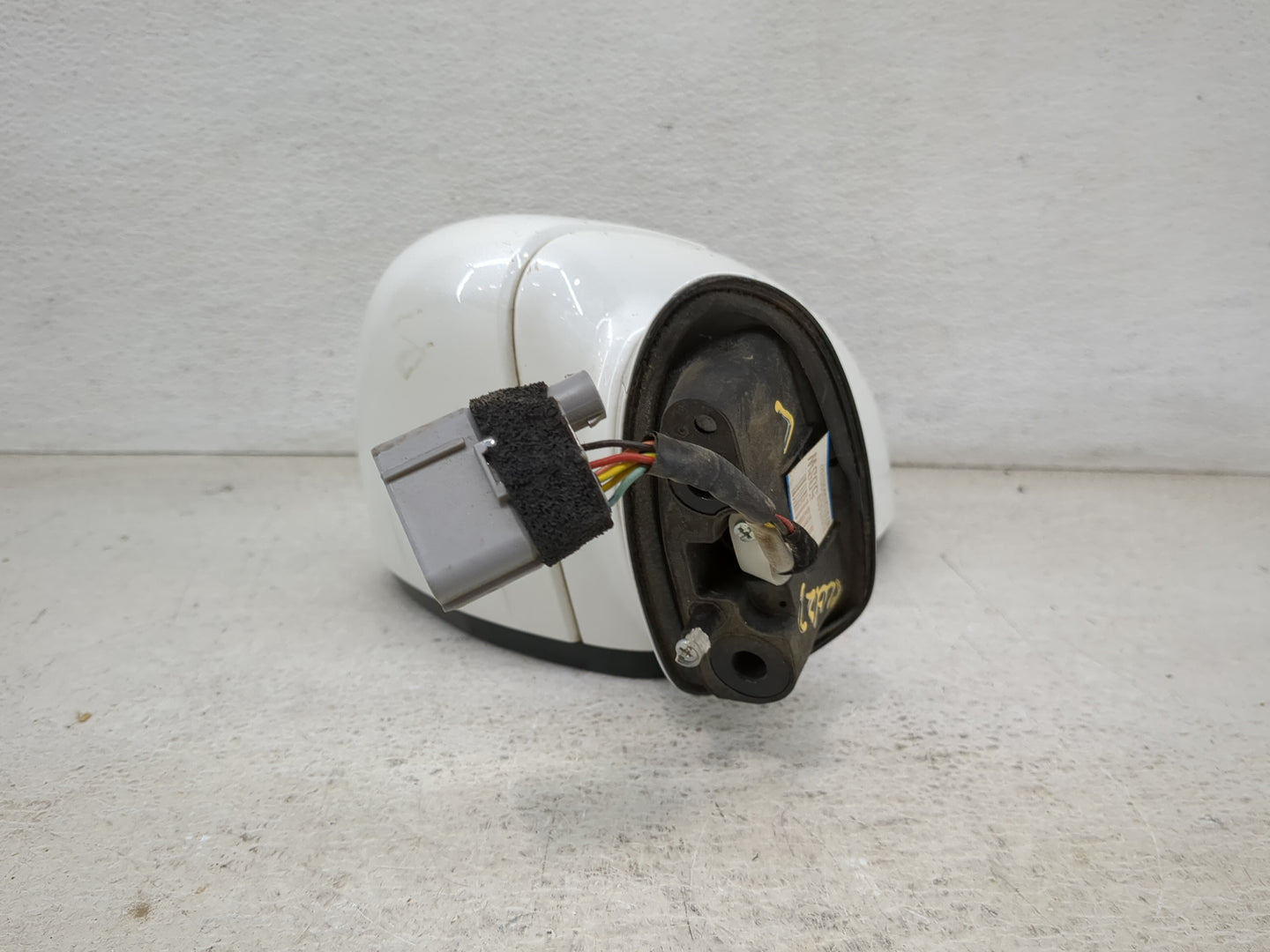 2018-2019 Kia Stinger Driver Side View Mirror - Left Door Mirror OEM Used - Oemusedautoparts1.com