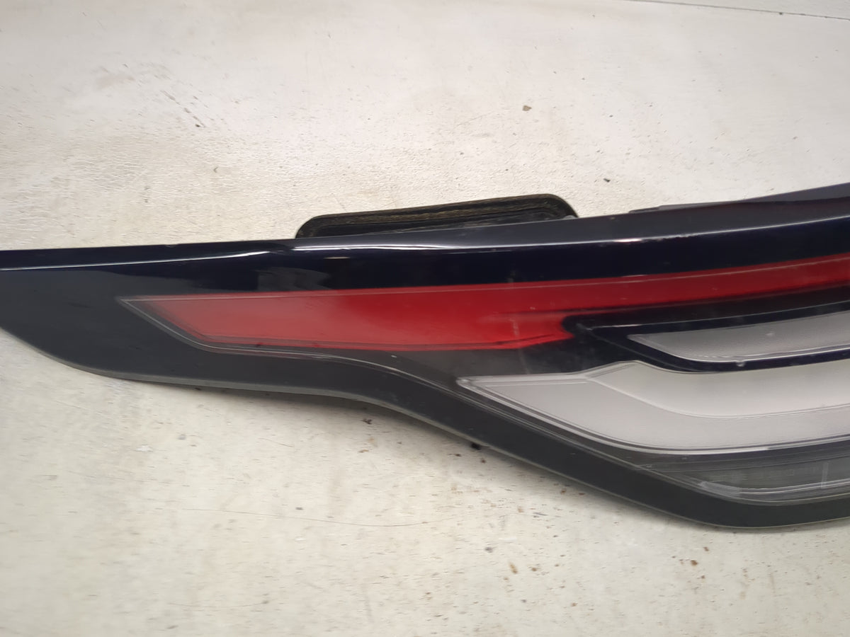 2018 Landrover Range Rover Driver Left Side Deck Lid Mounted Tail Light - Oemusedautoparts1.com