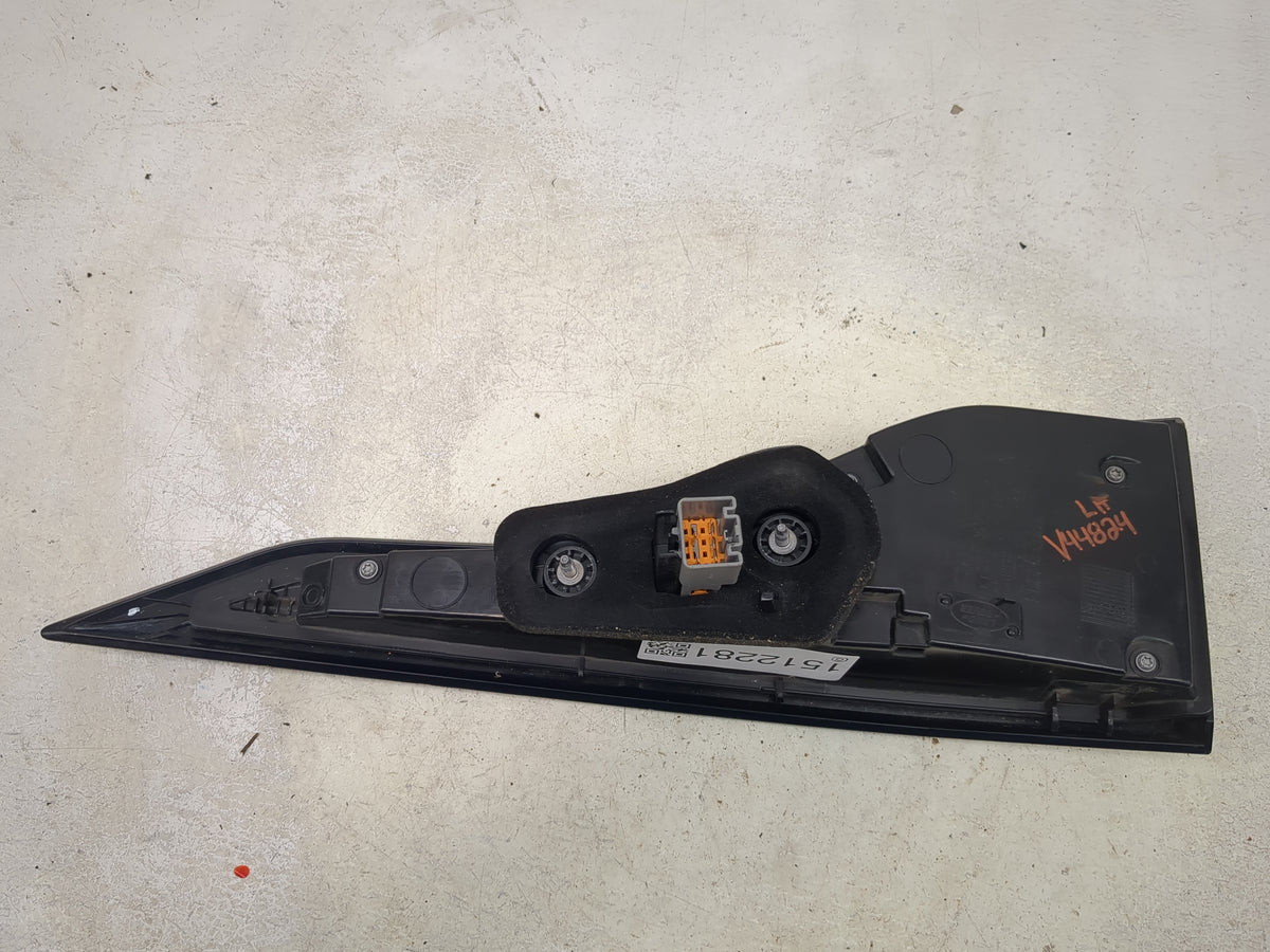 2018 Landrover Range Rover Driver Left Side Deck Lid Mounted Tail Light - Oemusedautoparts1.com