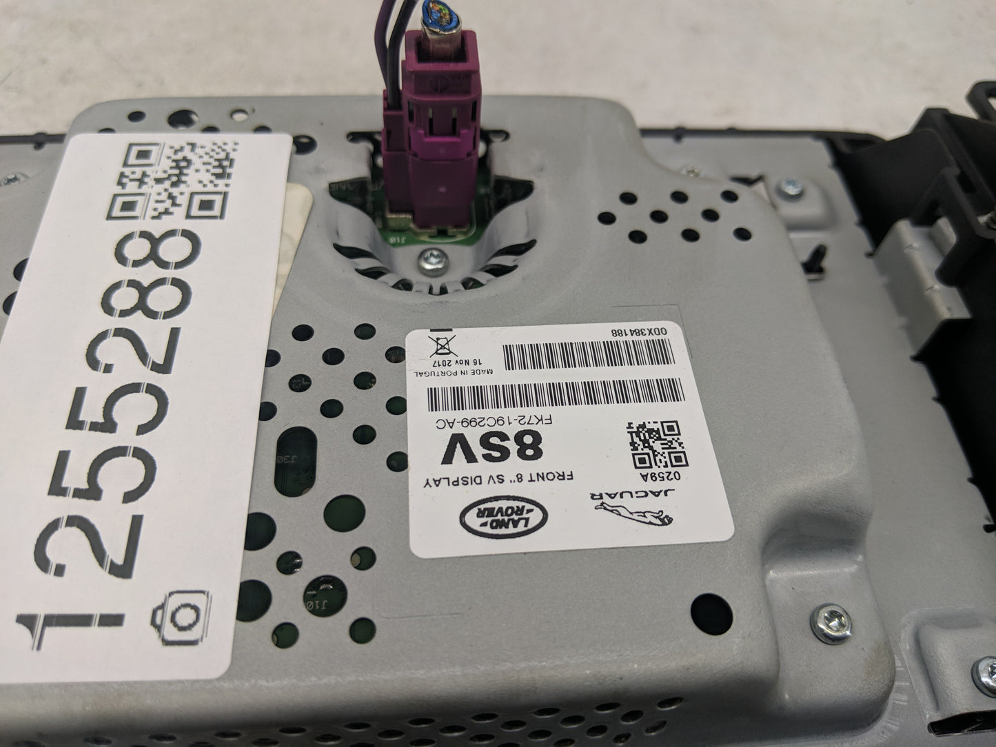 2018 Land Rover Discovery Sport Radio AM FM Cd Player Receiver Replacement P/N:FK72-19C299-AC Fits OEM Used Auto Parts - Oem