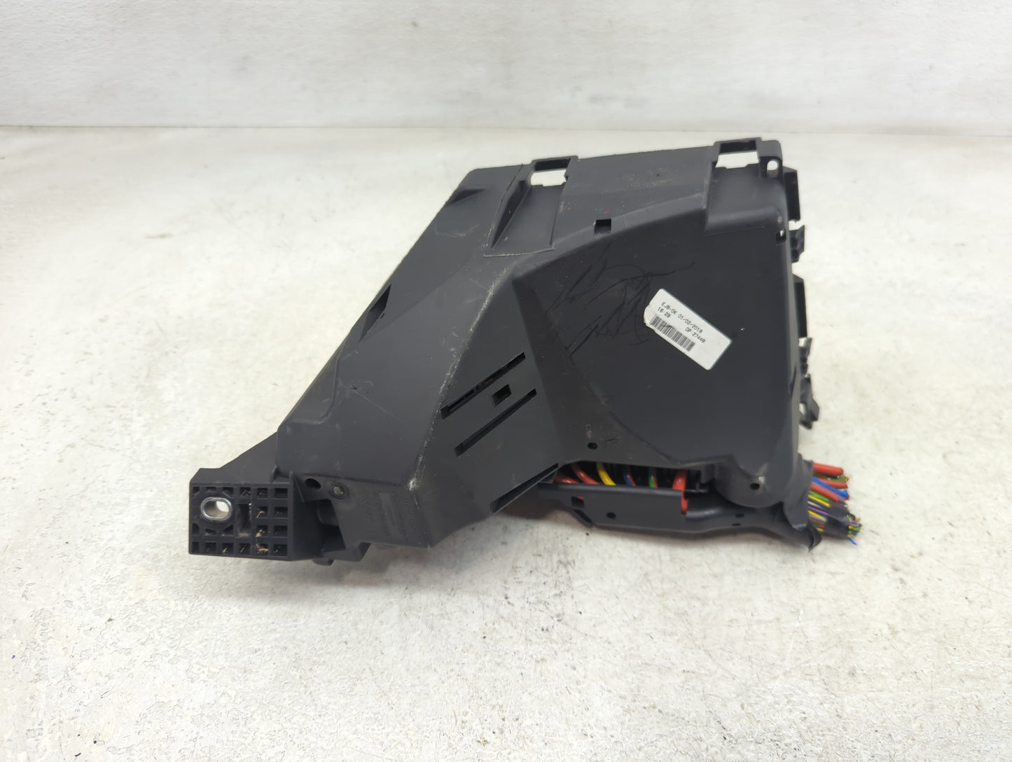 2018-2019 Land Rover Discovery Sport Fusebox Fuse Box Panel Relay Module Fits Fits 2018 2019 OEM Used Auto Parts - Oemusedau