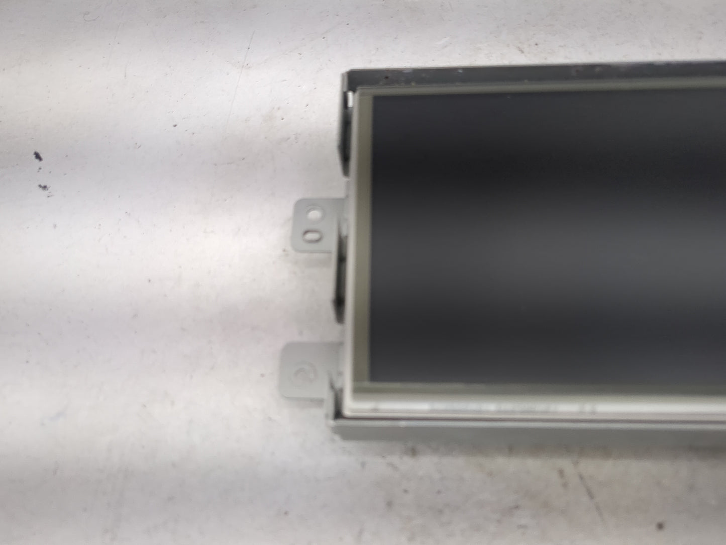 2015-2019 Land Rover Discovery Sport Information Display Screen 1483849 - Oemusedautoparts1.com
