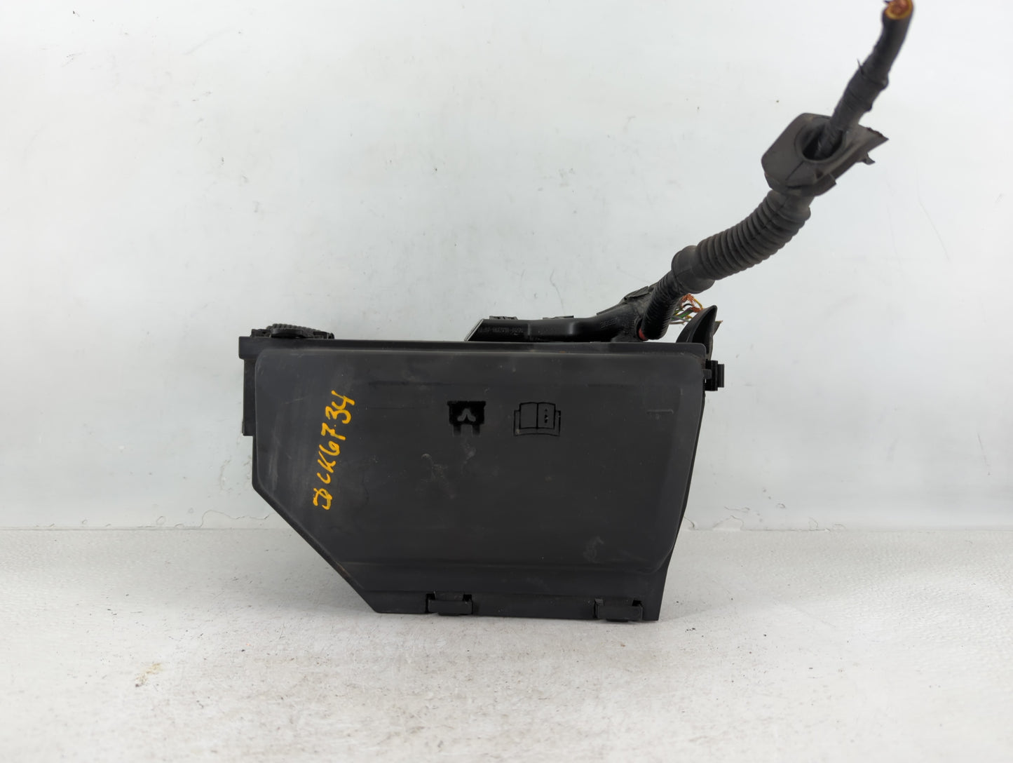 2018-2019 Land Rover Discovery Sport Fusebox Fuse Box Panel Relay Module P/N:JK72-14A076-AA Fits Fits 2018 2019 OEM Used Aut