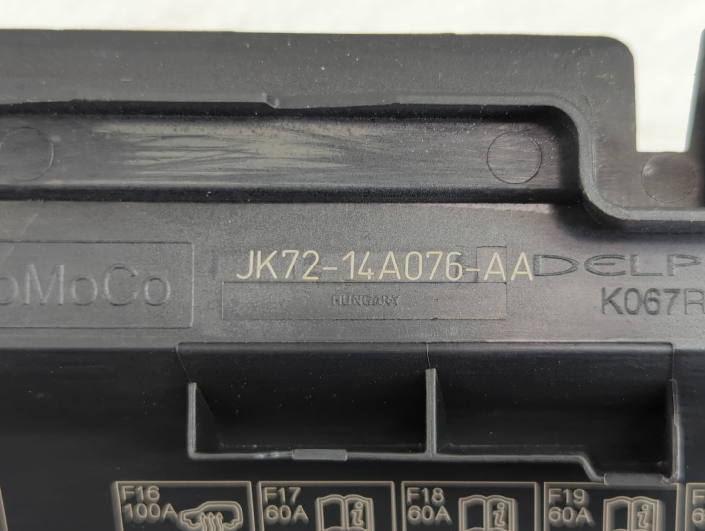 2018-2019 Land Rover Discovery Sport Fusebox Fuse Box Panel Relay Module P/N:JK72-14A076-AA Fits Fits 2018 2019 OEM Used Aut