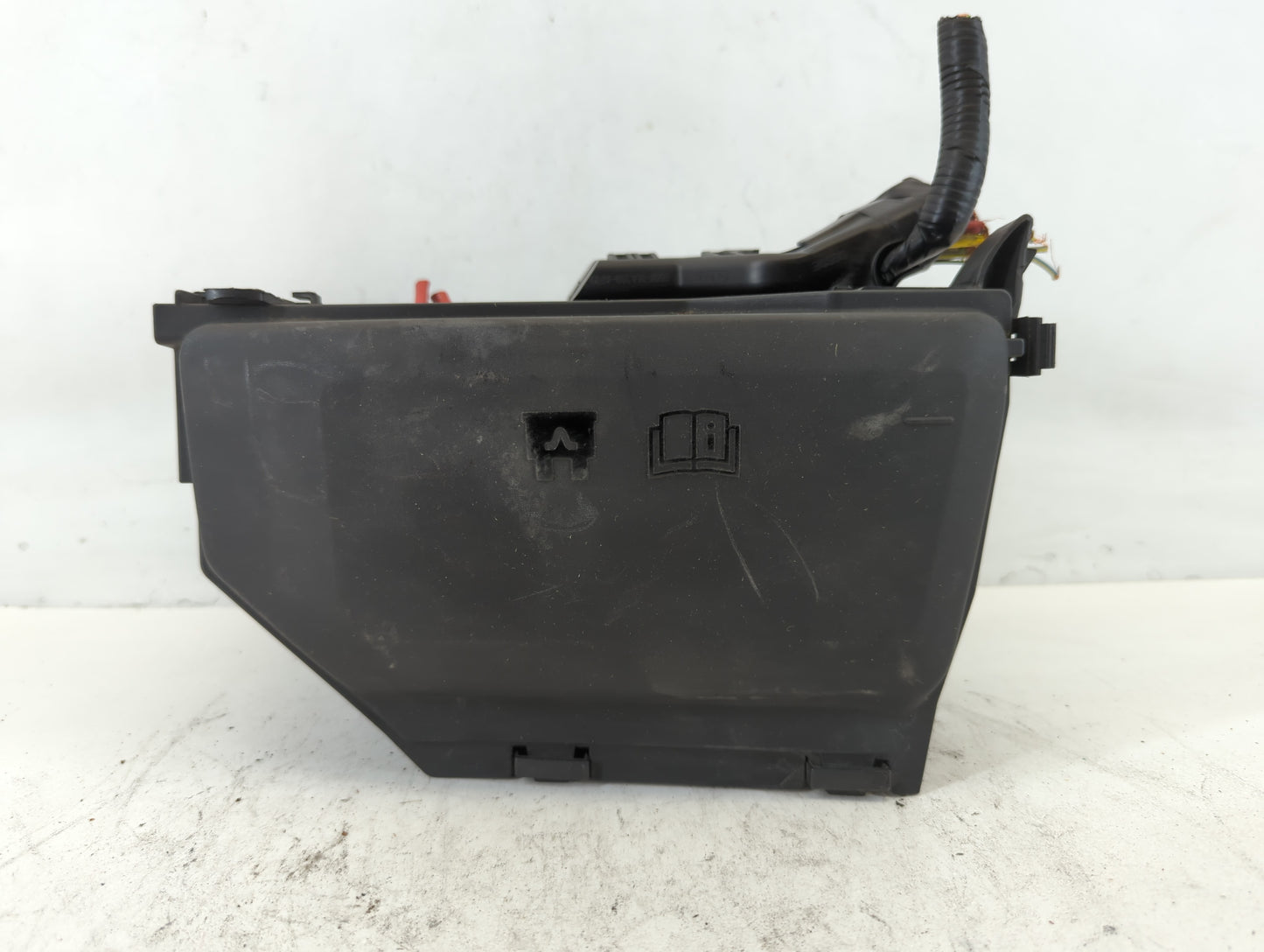 2018-2019 Land Rover Discovery Sport Fusebox Fuse Box Panel Relay Module P/N:JK72-14A076-AA Fits Fits 2018 2019 OEM Used Aut