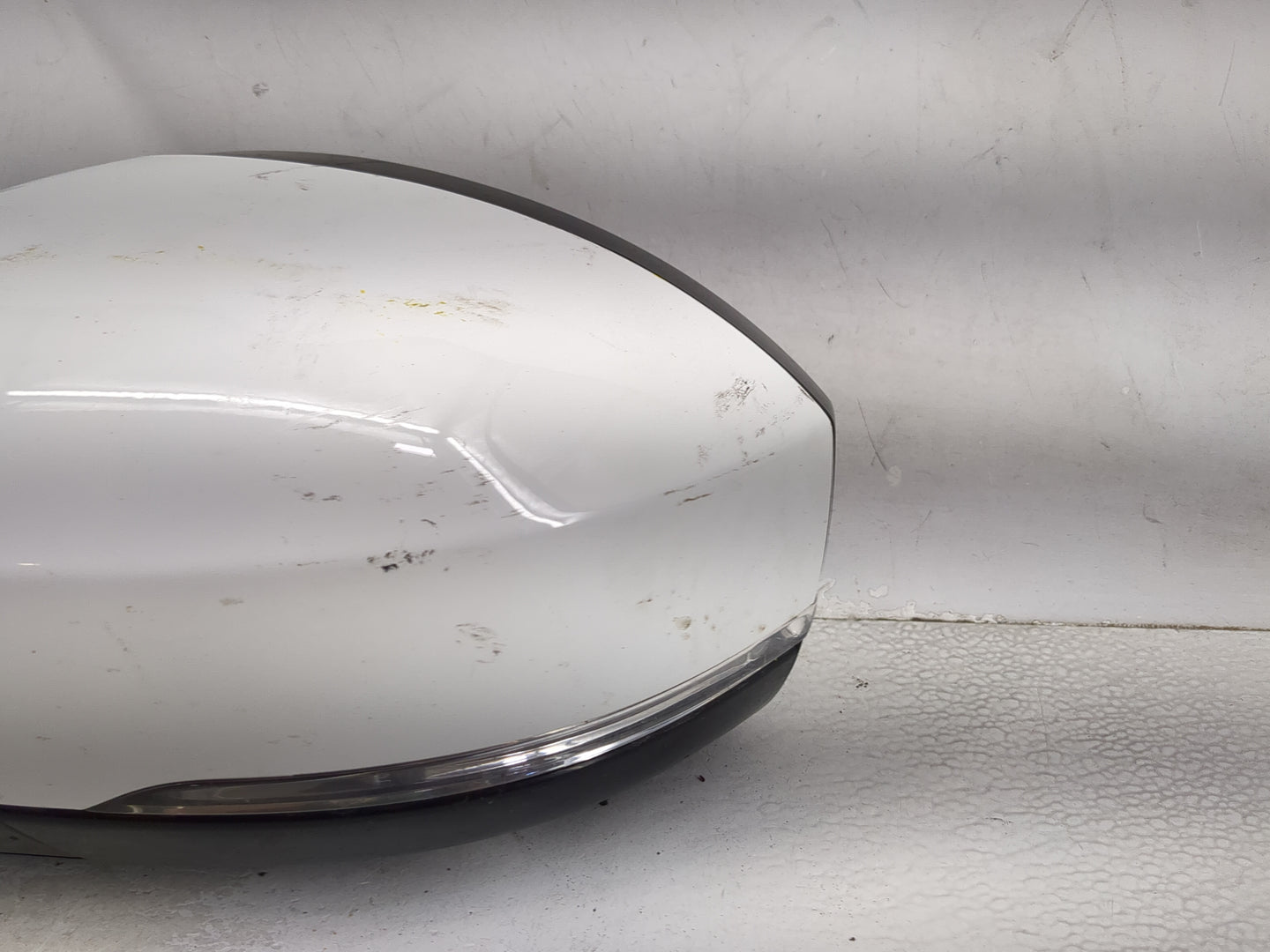 2018 Land Rover Range Rover Driver Side View Mirror - Left Door Mirror OEM Used - Oemusedautoparts1.com