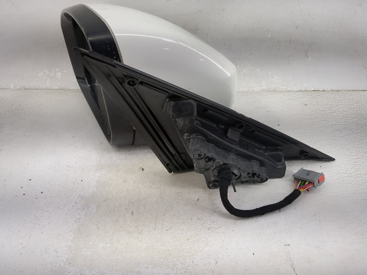 2018 Land Rover Range Rover Driver Side View Mirror - Left Door Mirror OEM Used - Oemusedautoparts1.com