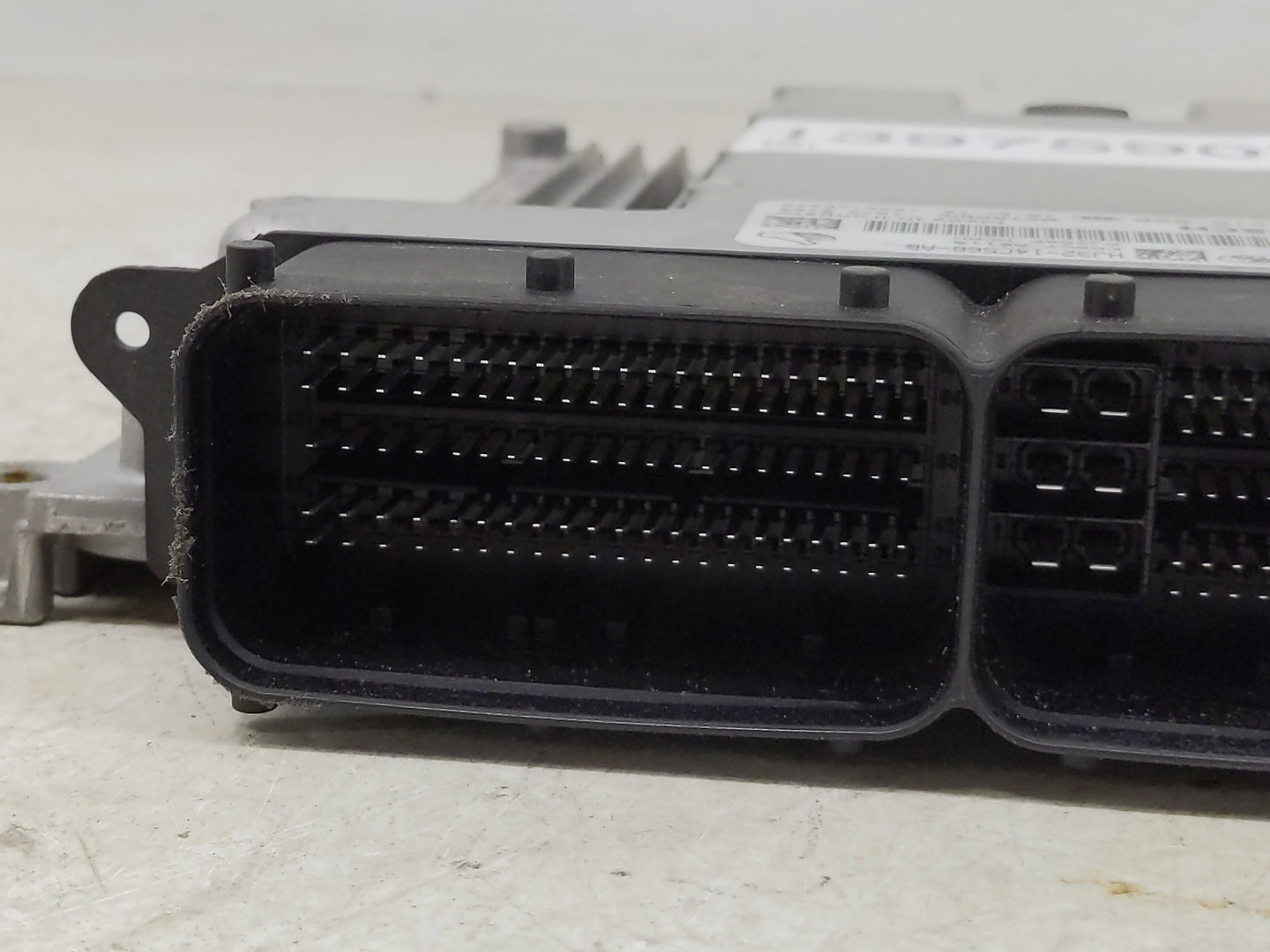 2018-2019 Land Rover Range Rover Evoque PCM Engine Control Computer ECU ECM PCU OEM P/N:HJ32-14C568-AB Fits Fits 2018 2019 O