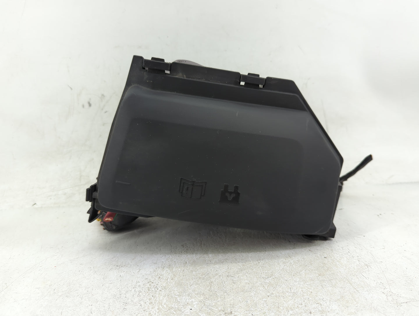 2018-2019 Land Rover Range Rover Evoque Fusebox Fuse Box Panel Relay Module P/N:JK72-14A076-AA Fits Fits 2018 2019 OEM Used 