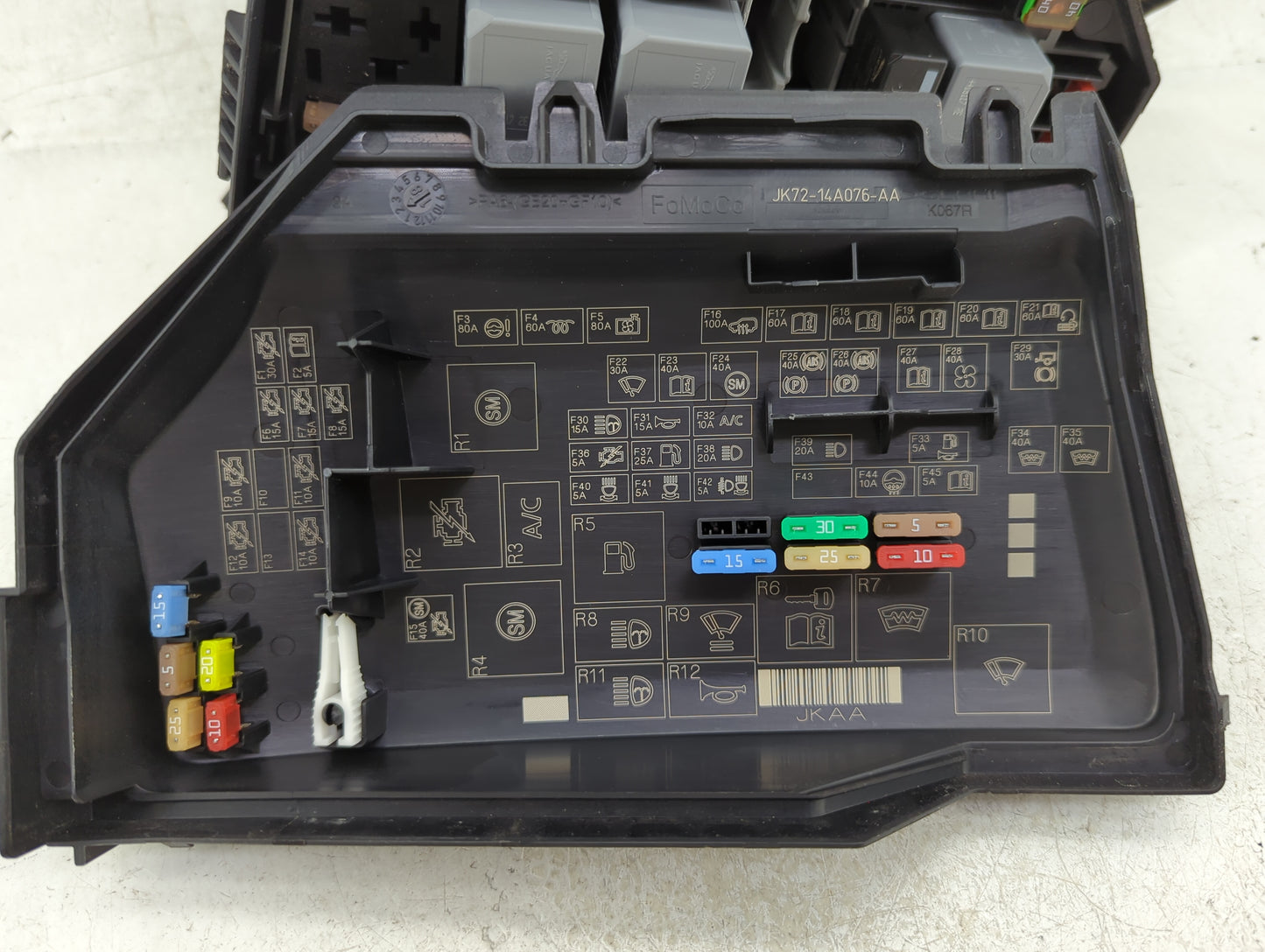 2018-2019 Land Rover Range Rover Evoque Fusebox Fuse Box Panel Relay Module P/N:JK72-14A076-AA Fits Fits 2018 2019 OEM Used 