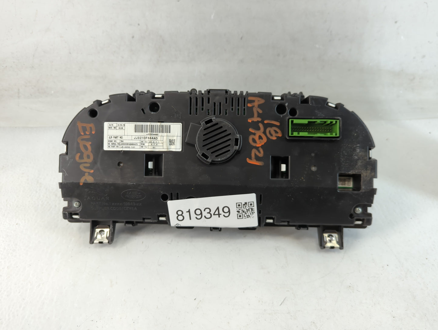 2018-2019 Land Rover Range Rover Evoque Instrument Cluster Speedometer Gauges P/N:JJ3210F844AD Fits Fits 2018 2019 OEM Used 