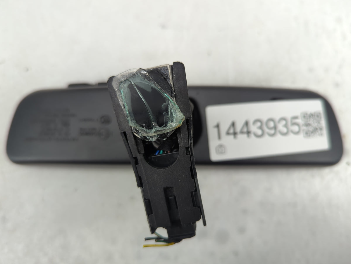 2018 Land Rover Range Rover Sport Interior Rear View Mirror Replacement OEM P/N:048835 GNTX-1743, NZLUAM5F, 4112A-UAM5F Fits