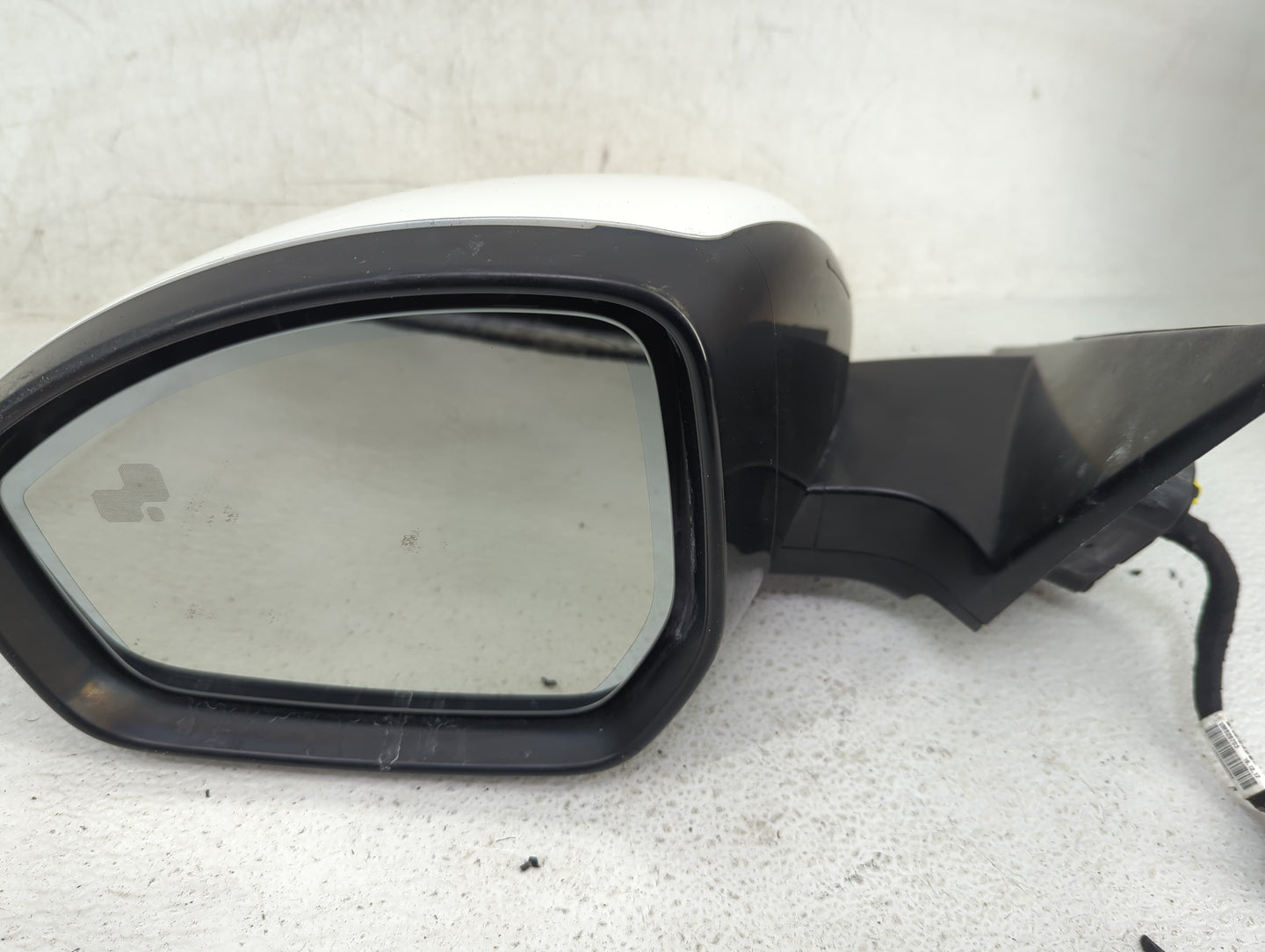 2018 Land Rover Range Rover Velar Driver Side View Mirror - Left Door Mirror OEM Used - Oemusedautoparts1.com