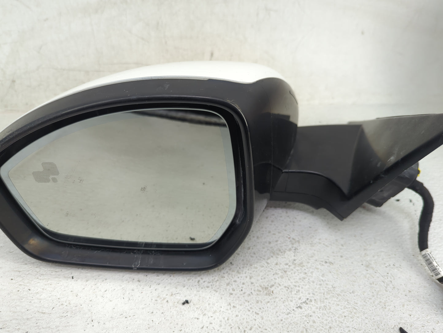 2018 Land Rover Range Rover Velar Driver Side View Mirror - Left Door Mirror OEM Used - Oemusedautoparts1.com