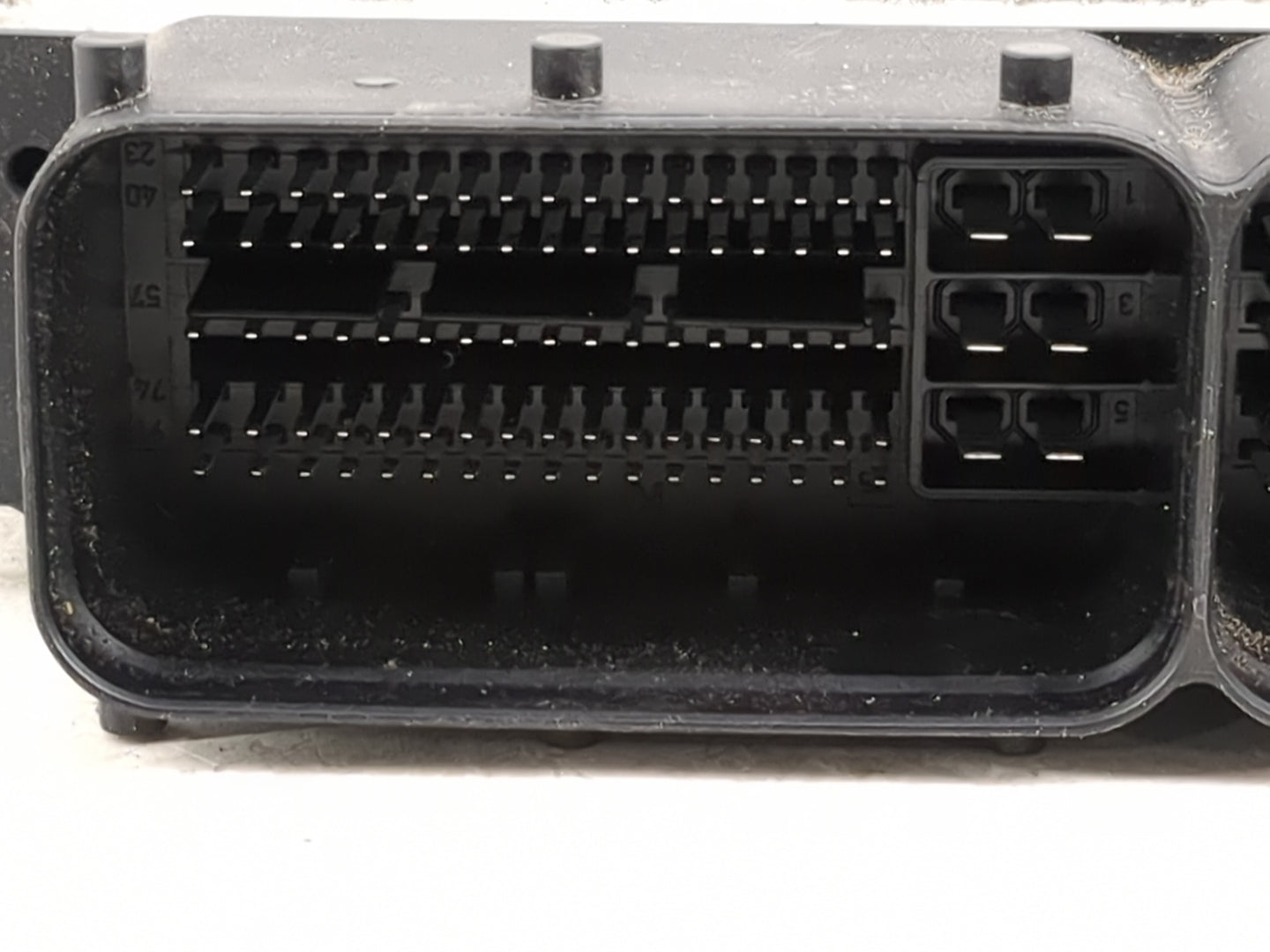 2018 Land Rover Velar PCM Engine Control Computer ECU ECM PCU OEM P/N:HPLA-14C568-TB 0261S13504 Fits Fits 2017 2019 2020 OEM