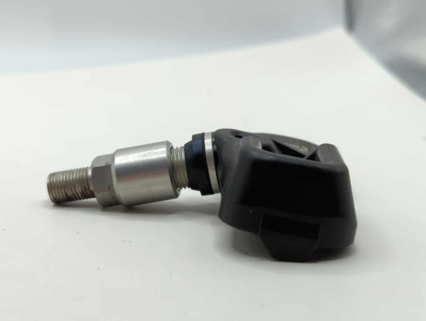 2018 Lexus Es350 Tire Pressure Monitoring System Sensor Tpms - Oemusedautoparts1.com