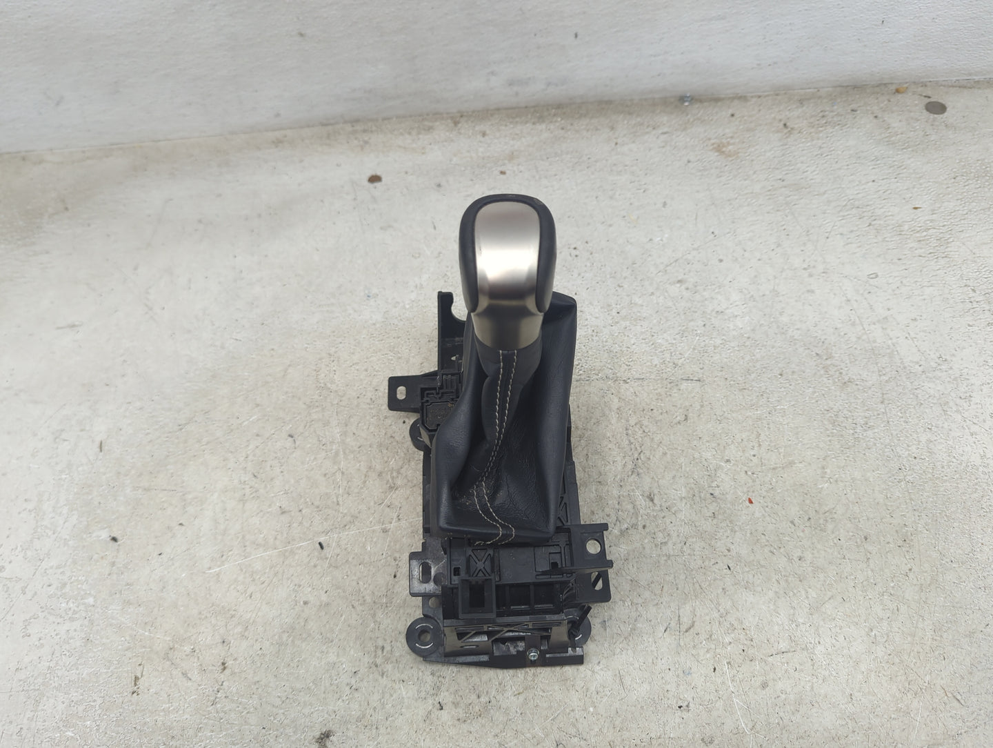 2018 Lexus Nx300 Floor Console Assembly Shifter Black - Oemusedautoparts1.com