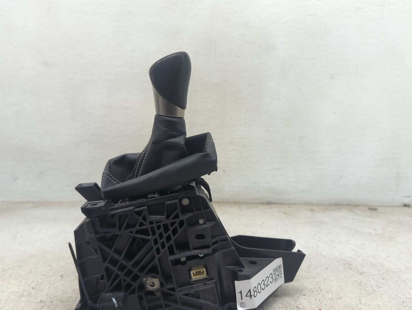 2018 Lexus Nx300 Floor Console Assembly Shifter Black - Oemusedautoparts1.com