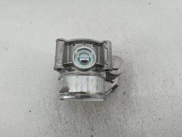 2018 Lincoln Continental Throttle Body P/N:GB8E 9F991 BD Fits Fits 2015 2016 2017 2019 2020 OEM Used Auto Parts