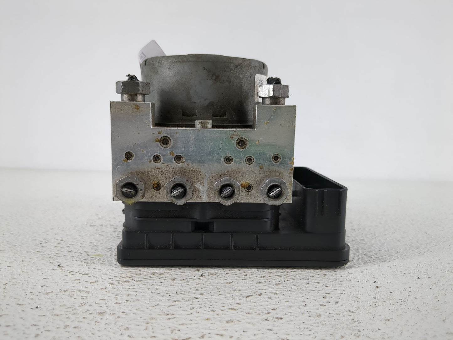 2017-2018 Lincoln Mkc ABS Pump Control Module Replacement P/N:GJ7C-2C405-AE Fits Fits 2017 2018 OEM Used Auto Parts - Oemuse